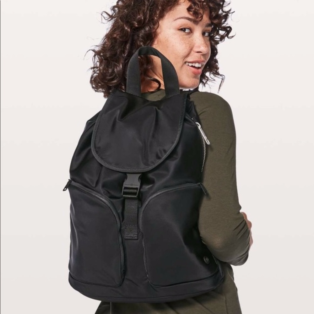 NWT Lululemon Carry Onward Rucksack Black